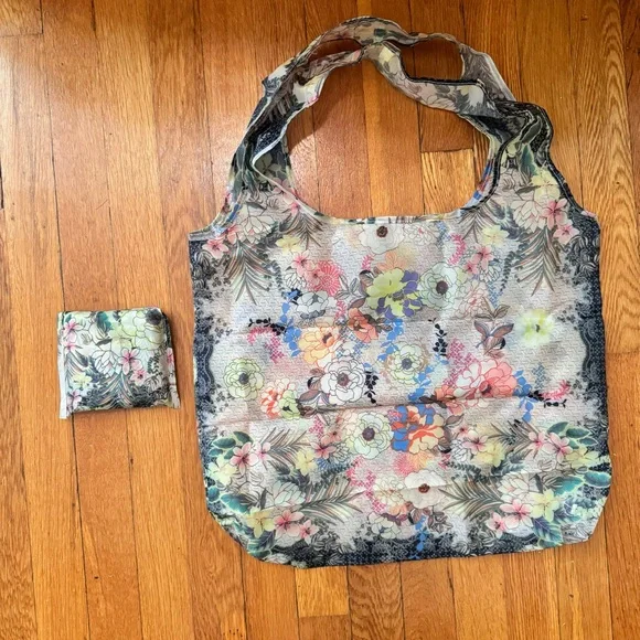 Johnny Was set of 2 Tote Bags - Picture 3 of 9